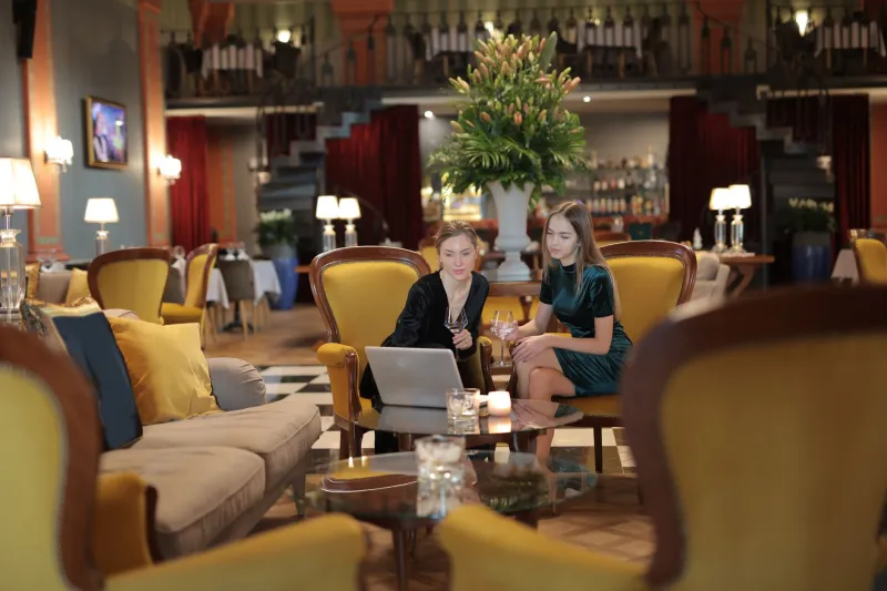 From Small Talk to Substance: Mastering the Conversational Dynamic With Your Lahore Companion